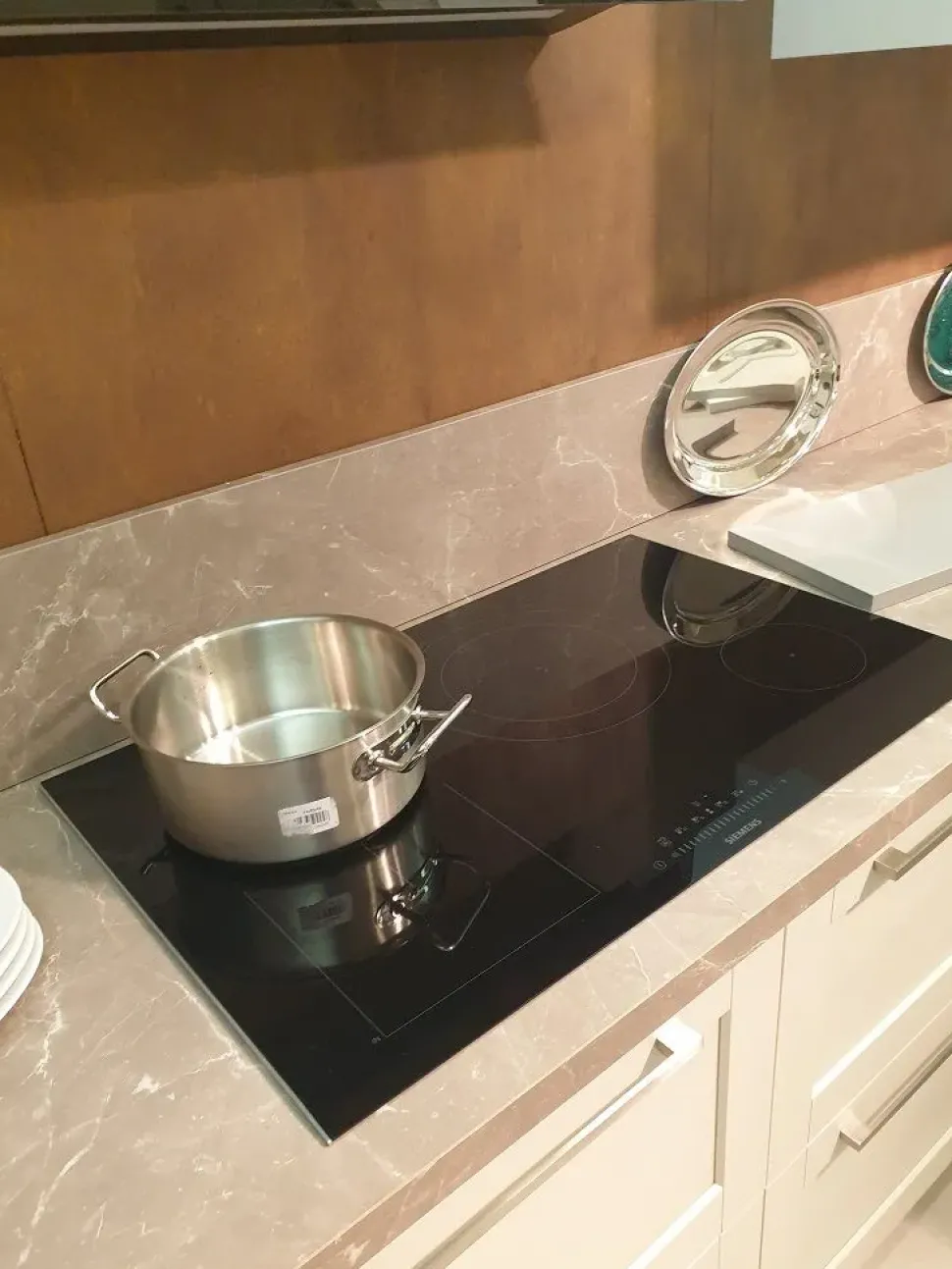 Cucina altri colori moderna ad angolo Dallas Arrex scontata