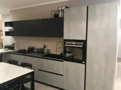 Cucina altri colori moderna con penisola Delinea Scavolini scontata