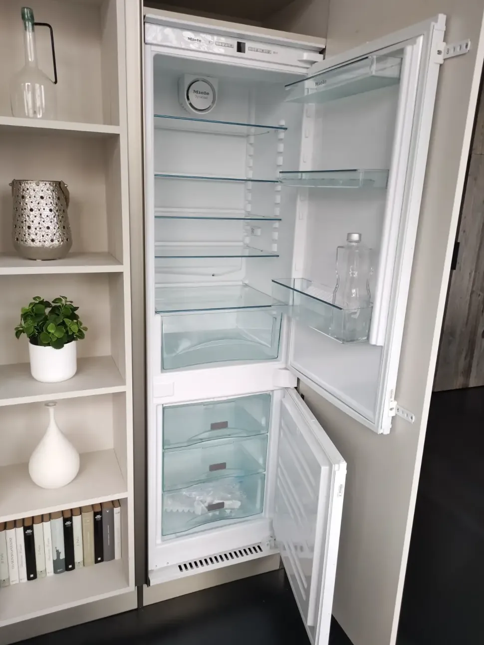 Cucina altri colori moderna con penisola Veneta cucine Start time soft e riflex