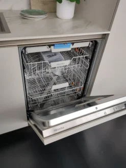 Cucina altri colori moderna con penisola Veneta cucine Start time soft e riflex