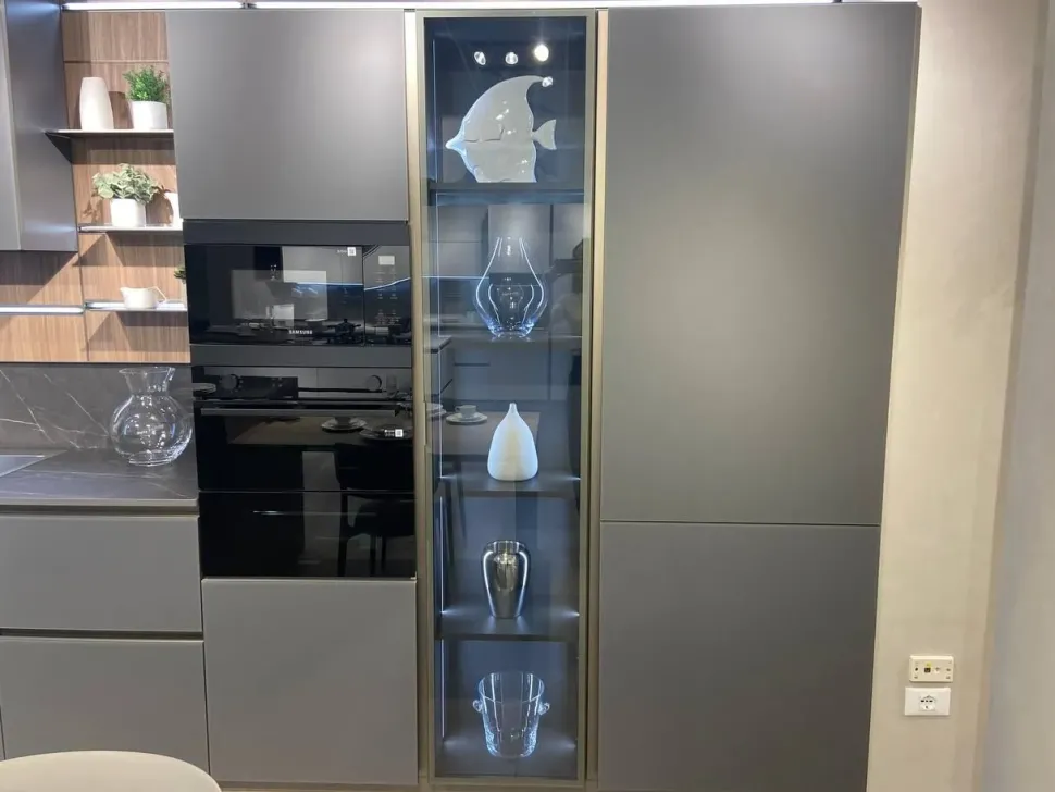 Cucina altri colori moderna Lounge vetro opaco Veneta cucine in Offerta Outlet