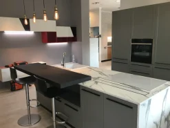 Cucina antracite moderna con isola Scavolini Carattere a soli 13104 Euro