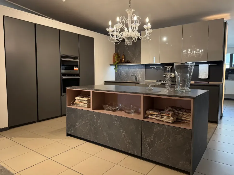 Cucina Arredo3 design con isola grigia in laccata opaco Time