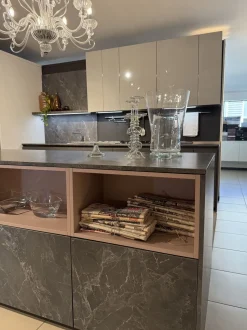 Cucina Arredo3 design con isola grigia in laccata opaco Time