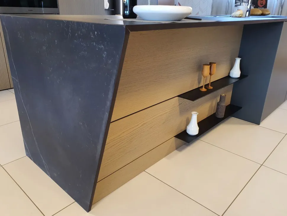 Cucina Arredo3 moderna con isola grigia in laccata opaco K6 asia