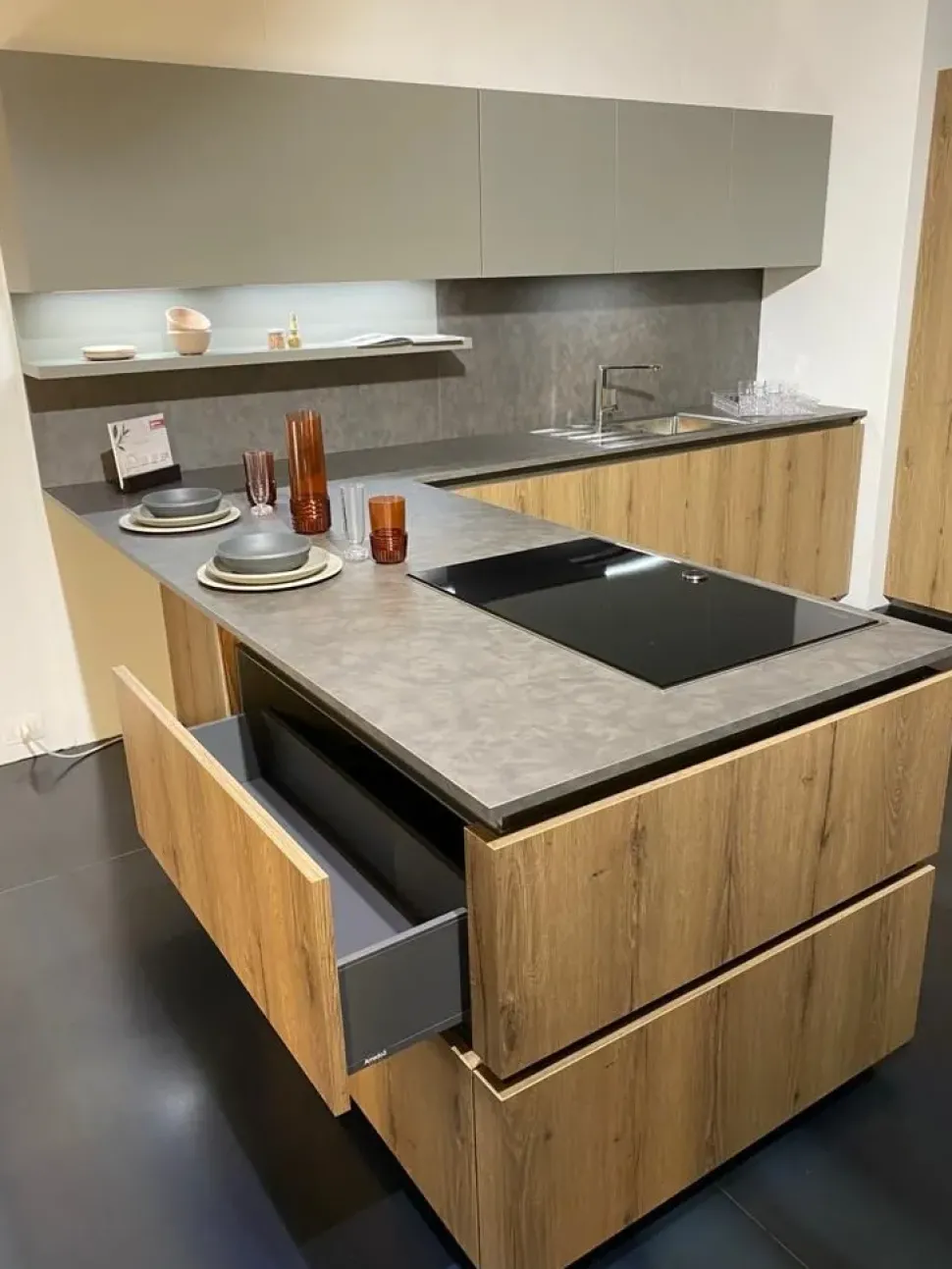 Cucina Arredo3 moderna con penisola altri colori in laminato materico Kali