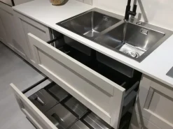 Cucina Artigianale moderna ad isola altri colori in legno Aida