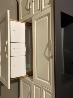 Cucina bianca country ad isola Portrait Aster in Offerta Outlet.