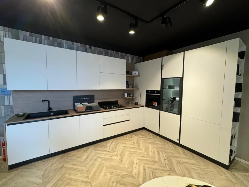 Cucina bianca design ad angolo Stosa Young