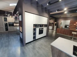 Cucina bianca design ad angolo Mia Aran in Offerta Outlet