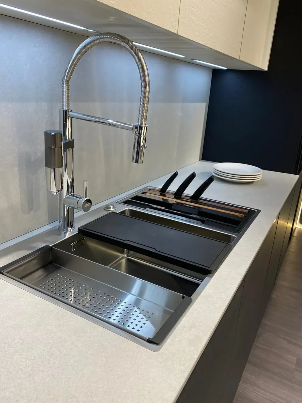 Cucina bianca design con isola Clover Lube cucine a soli 17800 Euro