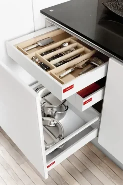 Cucina bianca design con penisola Mary Spagnol cucine a soli 18607 Euro