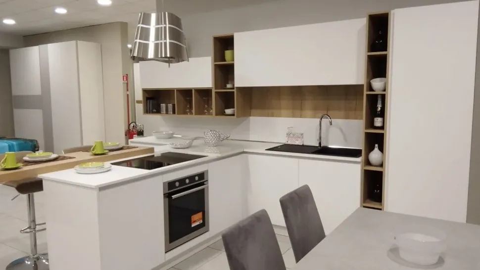 Cucina bianca design con penisola Time 1 Gentili group in Offerta Outlet