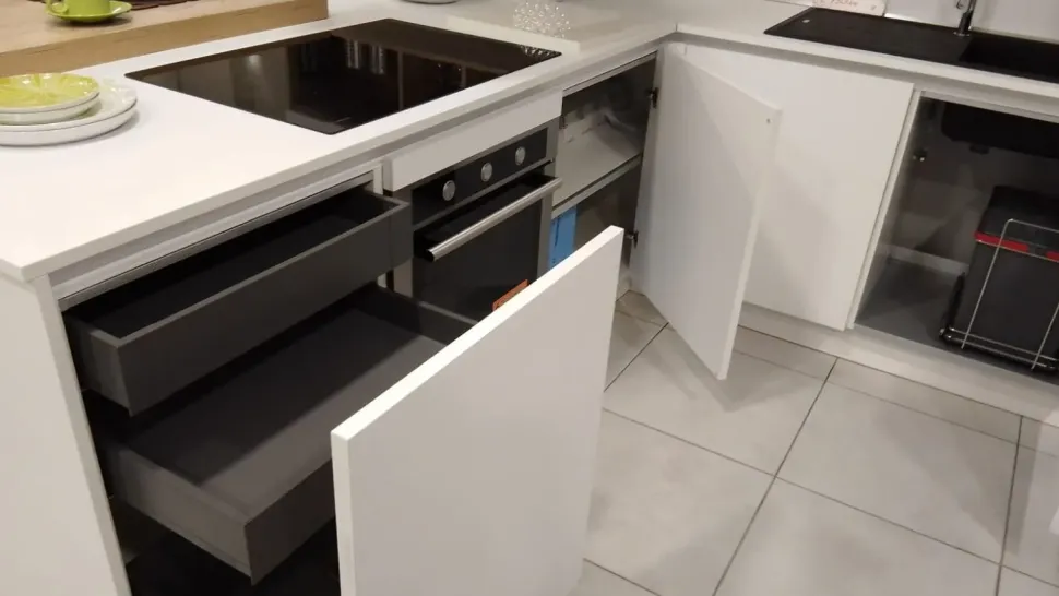 Cucina bianca design con penisola Time 1 Gentili group in Offerta Outlet