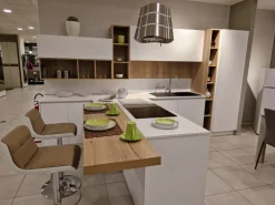 Cucina bianca design con penisola Time 1 Gentili group in Offerta Outlet