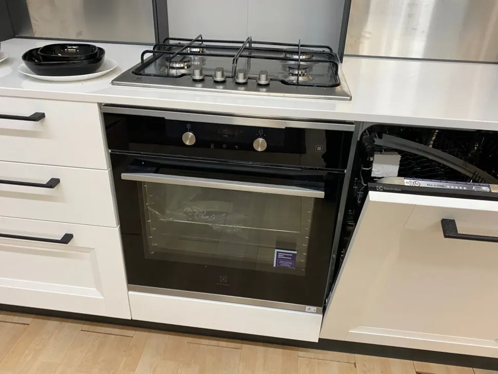 Cucina bianca design lineare Asia Forma 2000