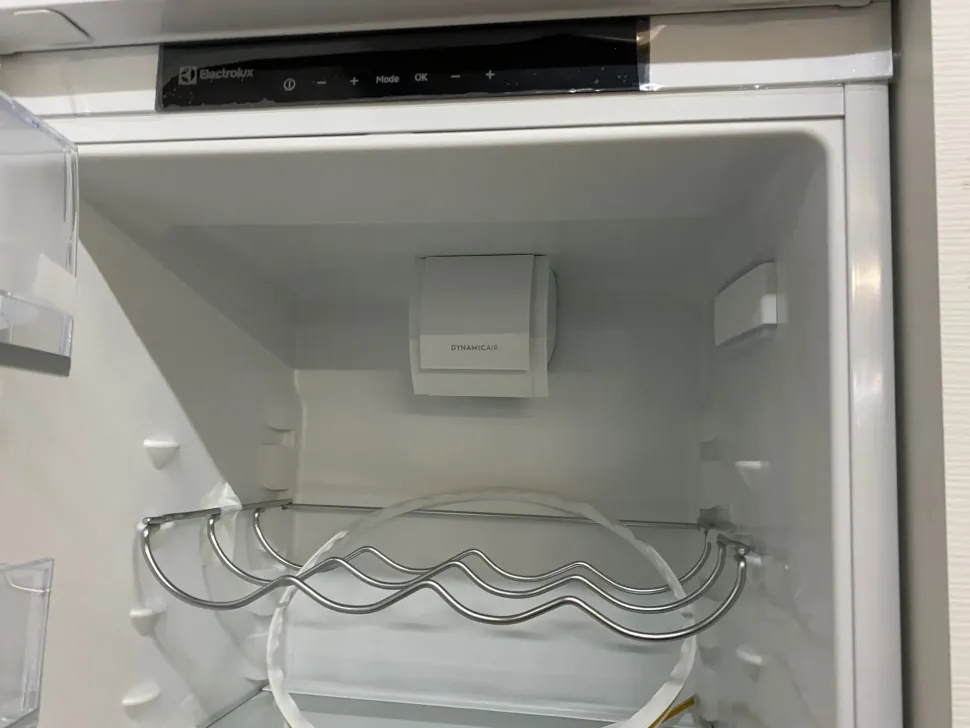 Cucina bianca design lineare Asia Forma 2000