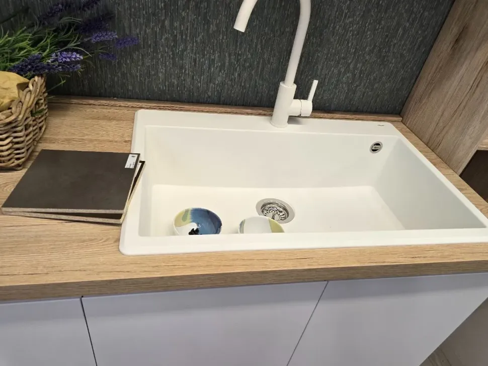 Cucina bianca moderna ad angolo Net cucine Pet kelly a soli 5840 Euro