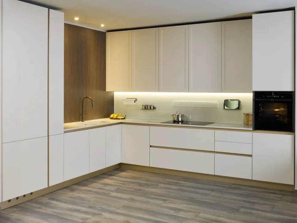 Cucina bianca moderna ad angolo Diotti.com Eleven 01 outlet a soli 24490 Euro