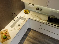 Cucina bianca moderna ad angolo Diotti.com Eleven 01 outlet a soli 24490 Euro