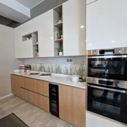 Cucina bianca moderna ad isola Scavolini Lumina