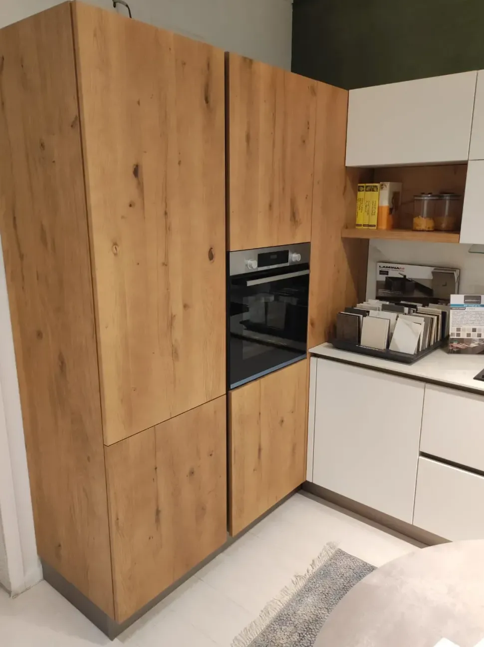 Cucina bianca moderna ad angolo Asia e time Arredo3 scontata