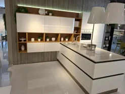 Cucina bianca moderna con penisola Veneta cucine Oyster pro laccata bianco lucido a soli 8400 Euro