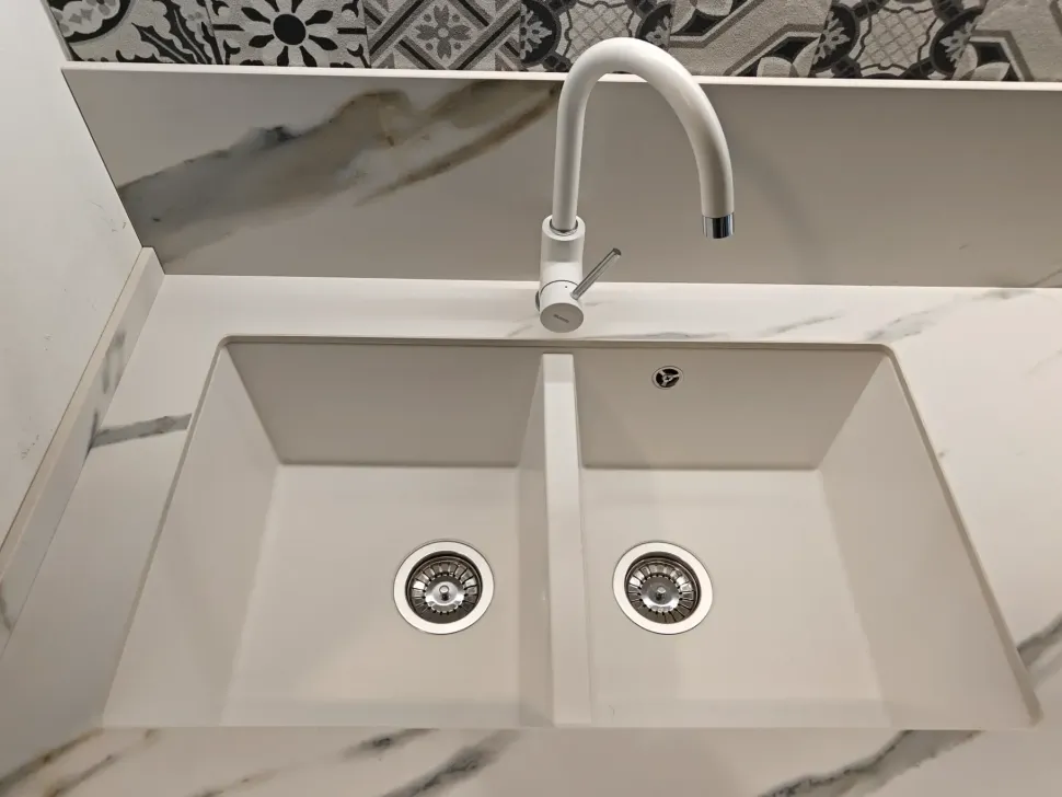 Cucina bianca moderna lineare Scavolini Carattere a soli 10500 Euro