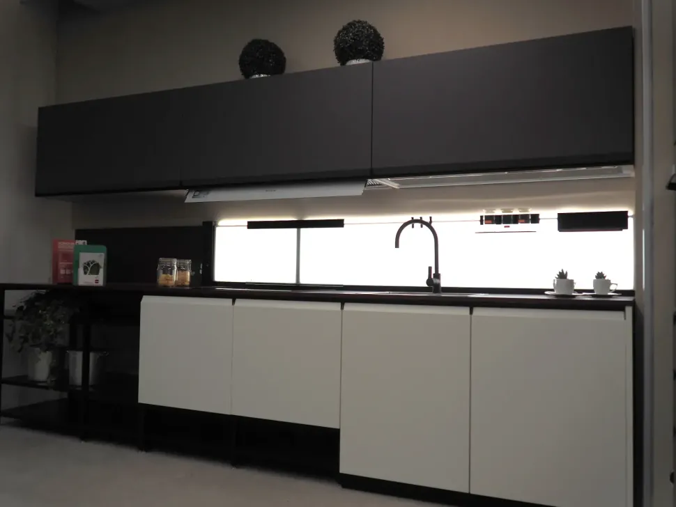 Cucina bianca moderna lineare Cucina formalia Scavolini in Offerta Outlet