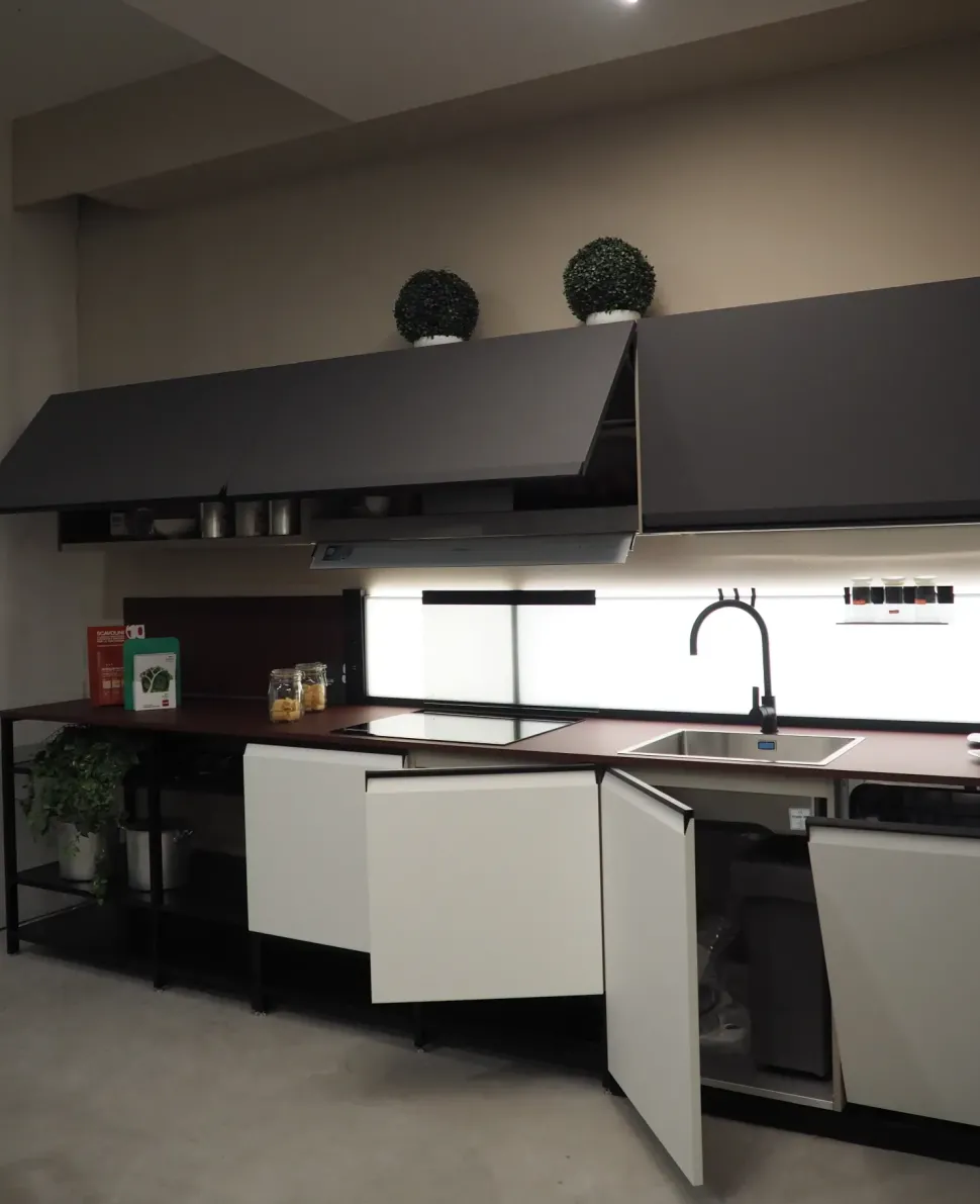 Cucina bianca moderna lineare Cucina formalia Scavolini in Offerta Outlet