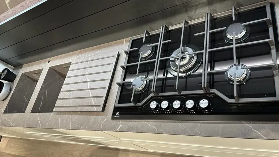 Cucina bianca moderna lineare Mobilturi Incanto a soli 13550 Euro