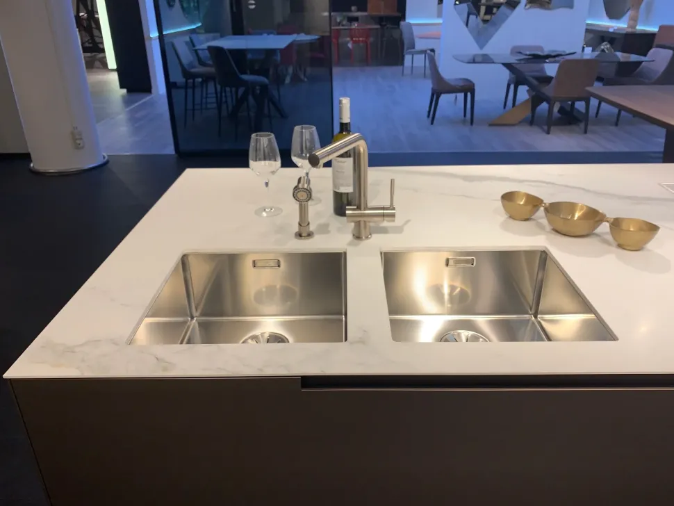 Cucina bianca moderna Phoenix 840 Poliform in Offerta Outlet