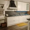 Cucina bianca provenzale con isola Virginia Arredo3 in Offerta Outlet