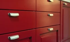 Cucina Bindi cucine country lineare rossa in legno Melarancia