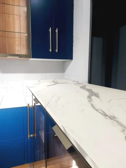 Cucina blu moderna ad angolo Collezione esclusiva Moderna outlet  a soli 4000€
