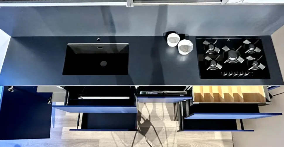 Cucina blu moderna ad angolo Forma 2000 Colibri a soli 8650 Euro