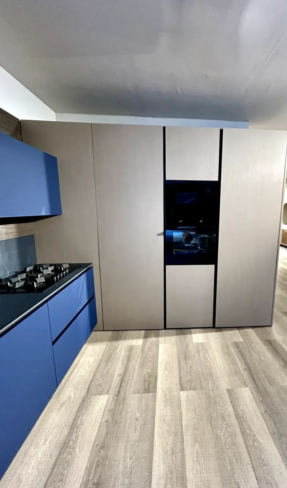 Cucina blu moderna ad angolo Forma 2000 Colibri a soli 8650 Euro