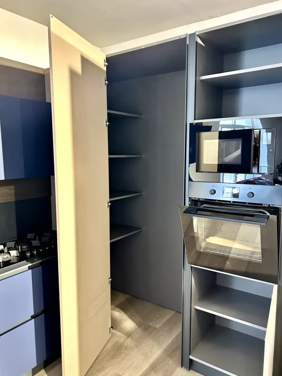 Cucina blu moderna ad angolo Forma 2000 Colibri a soli 8650 Euro