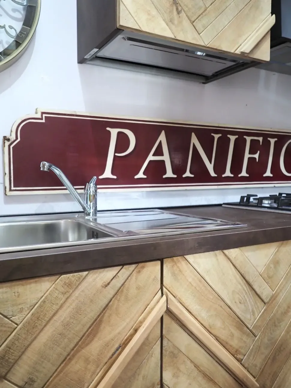 Cucina Collezione esclusiva moderna lineare rovere chiaro in legno Cucinja moderna rennes in legno e bronzo