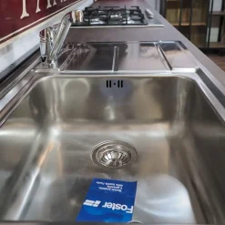 Cucina Collezione esclusiva moderna lineare rovere chiaro in legno Cucinja moderna rennes in legno e bronzo