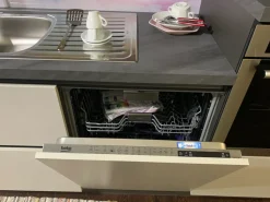 Cucina Colombini casa moderna lineare grigia in laminato opaco Quadra gola