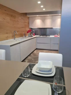 Cucina con isola design altri colori Euromobil Cucina euromobil laincube top dekton