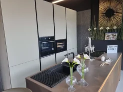 Cucina con isola design bianca Mobilturi Stratos top a soli 14500 Euro