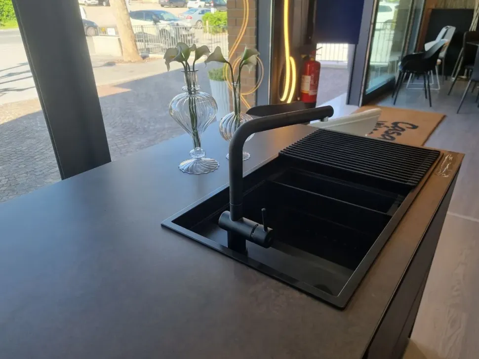 Cucina con isola design bianca Mobilturi Stratos top a soli 14500 Euro