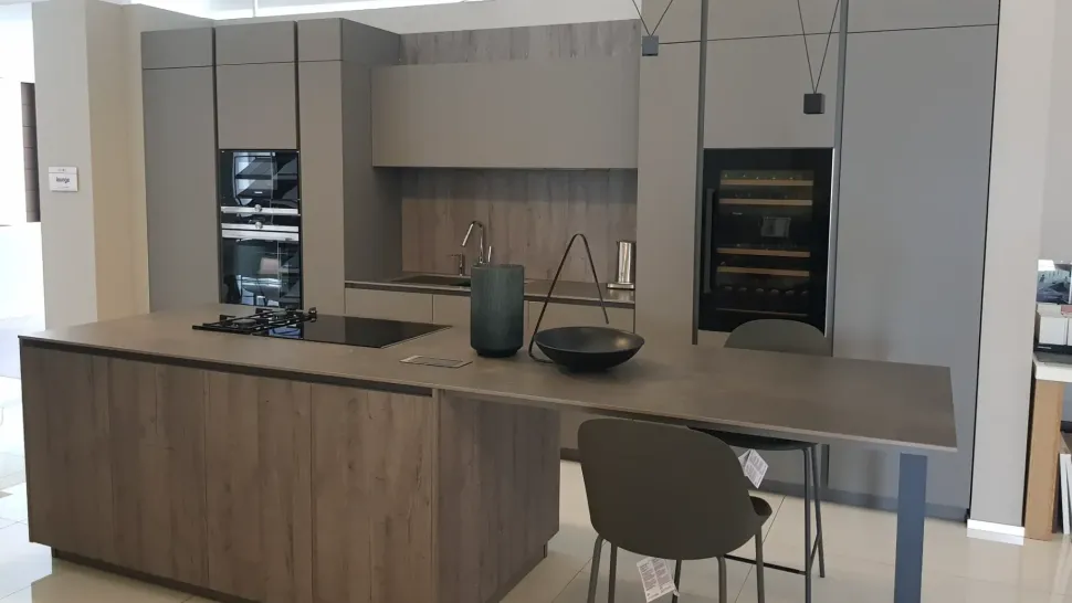 Cucina con isola design grigia Veneta cucine Lounge a soli 14048 Euro