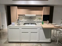 Cucina con isola in laccata opaco a prezzo ribassato 62%