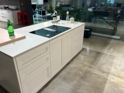 Cucina con isola in laccata opaco a prezzo ribassato 62%