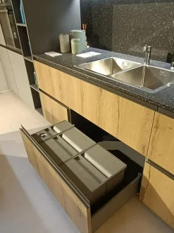 Cucina con isola in laminato materico grigia Kali a prezzo ribassato