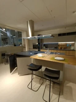 Cucina con isola in laminato materico grigia Kali a prezzo ribassato