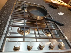 Cucina con isola in laminato materico grigia Kali a prezzo ribassato